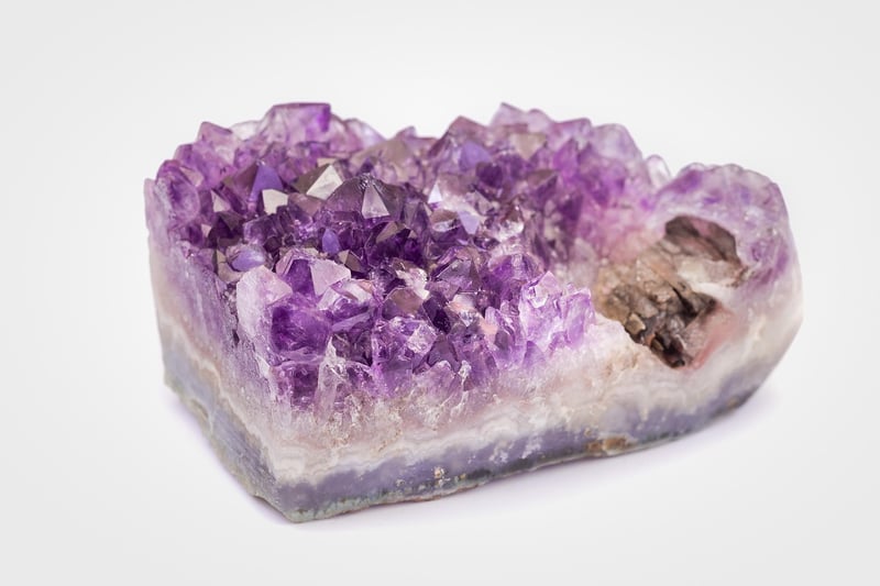 Chrono-stabilizing Crystals